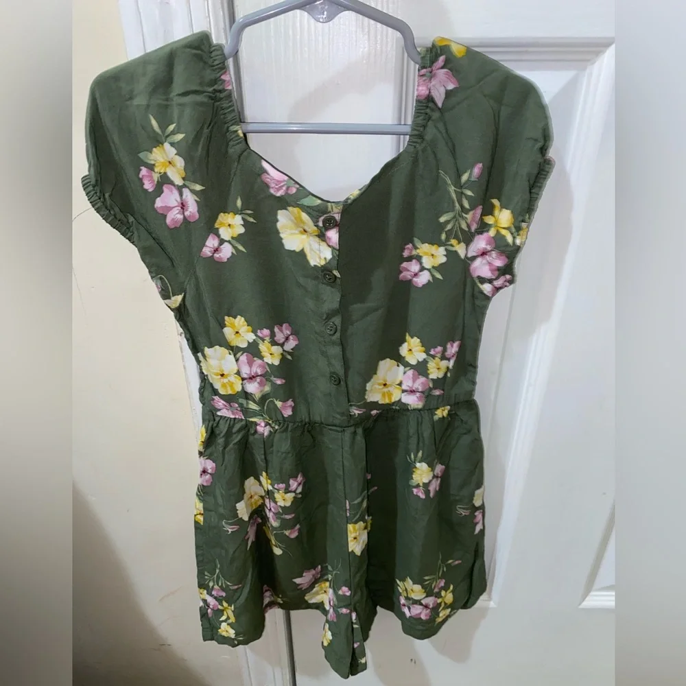 Old Navy Girls Floral Romper Green Smocked Back Size S 6/7